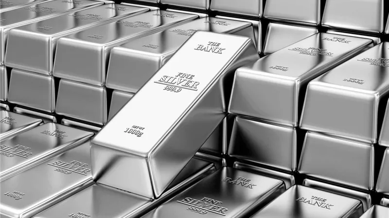 رغم التوترات.. الفضة تخسر أكثر من 2% وتقترب من 73 دولارا للأونصة