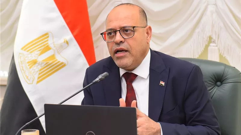 متابعة لـ قرارات قانون العمل الجديد.. وزير العمل يصدر قرارًا بشأن حقوق العمال 