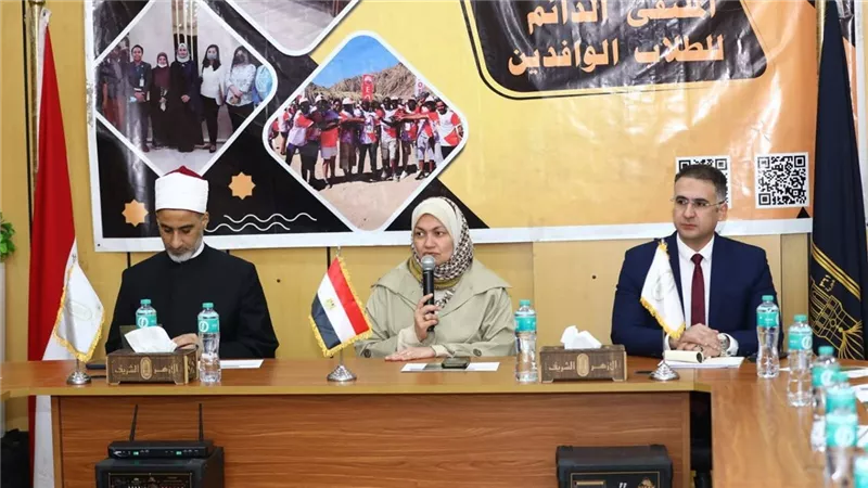 مستشار شيخ الأزهر للوافدين تبحث تعزيز حضور اللغة العربية في الحياة العامة