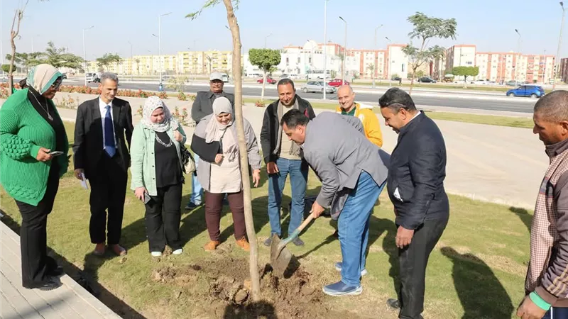 تسليم الدفعة الأولى لشركة السويس في المبادرة الرئاسية «زراعة 100 مليون شجرة»