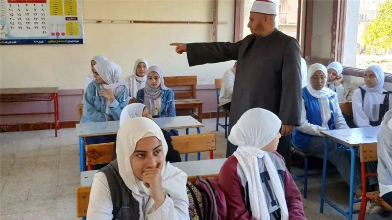 أوقاف الإسماعيلية تنظم ندوات توعوية بالمدارس لتعزيز التماسك الأسري