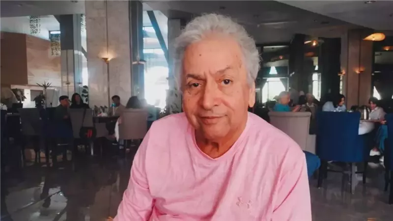 مش قادر أتكلم .. المخرج عمر عبدالعزيز يكشف عن تعرضه لوعكة صحية 
