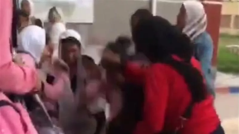 اليوم.. نظر أولى جلسات محاكمة 7 طالبات فني تجاري بالإسكندرية ضربن ولية أمر