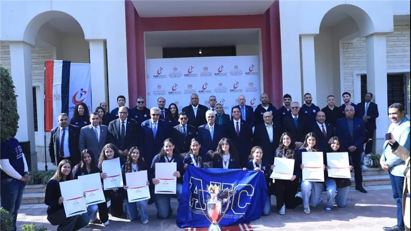تكريم طلاب الجامعات الفائزين بالذهب والفضة في البطولات الرياضية الدولية