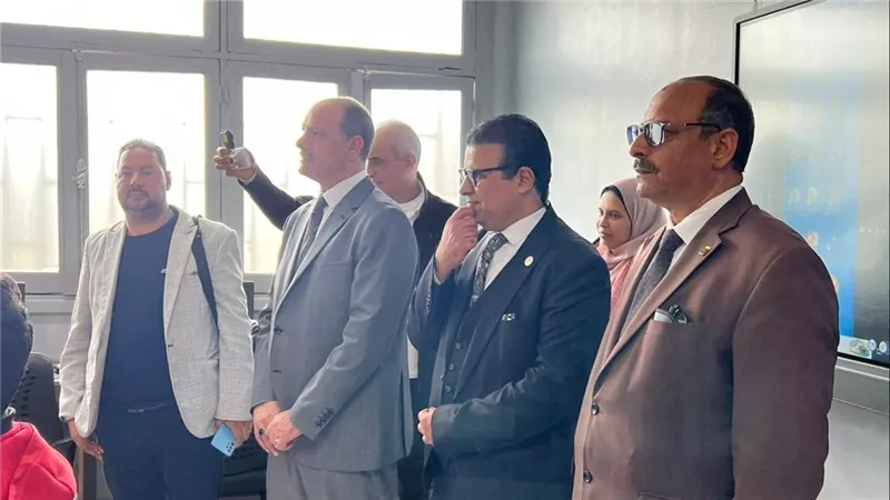 وكيل تعليم الإسكندرية يتفقد مدرسة فتح الله الدولية للتكنولوجيا التطبيقية