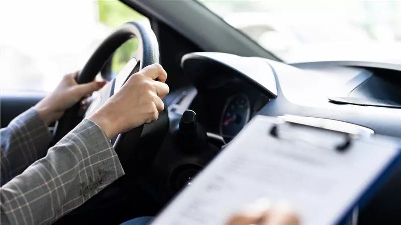 5 خطوات للحصول على رخصة القيادة المهنية.. والشروط المطلوبة 