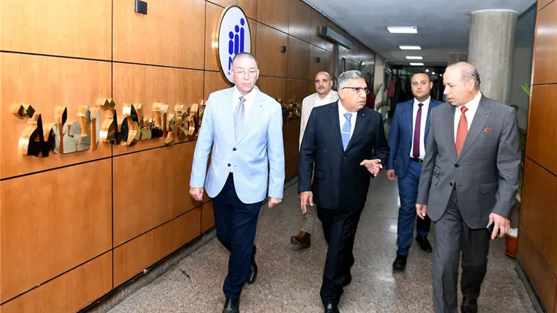محافظ الدقهلية ورئيس جامعة المنصورة يتفقدان تطوير قصر الثقافة