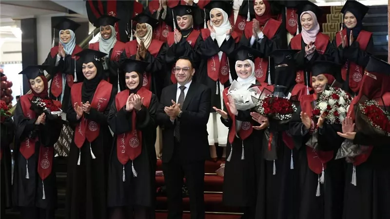 للمرة الأولى .. حفل تخرج الوافدين بكلية طب الأزهر 2025
