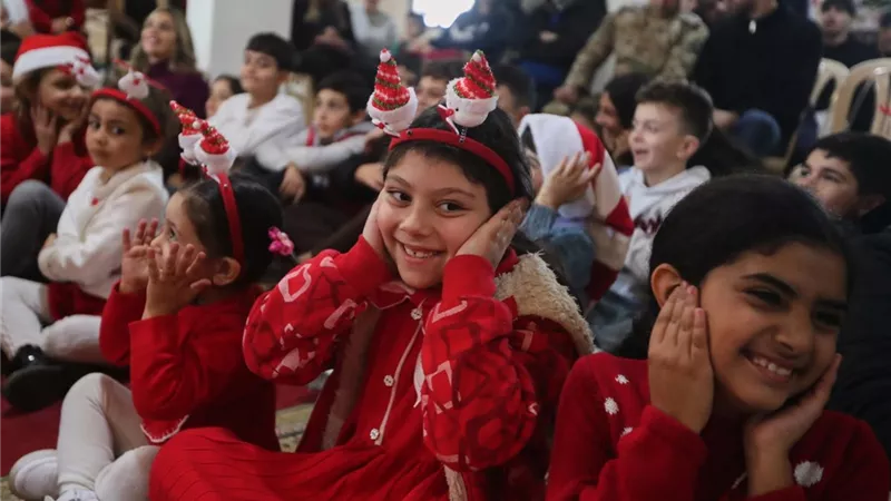 فلسطين وألمانيا والصين.. صور من احتفالات عيد الميلاد حول العالم