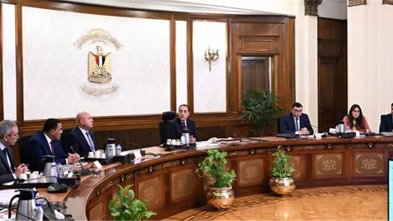 رئيس الوزراء يتابع الموقف التنفيذي لمشروعات 