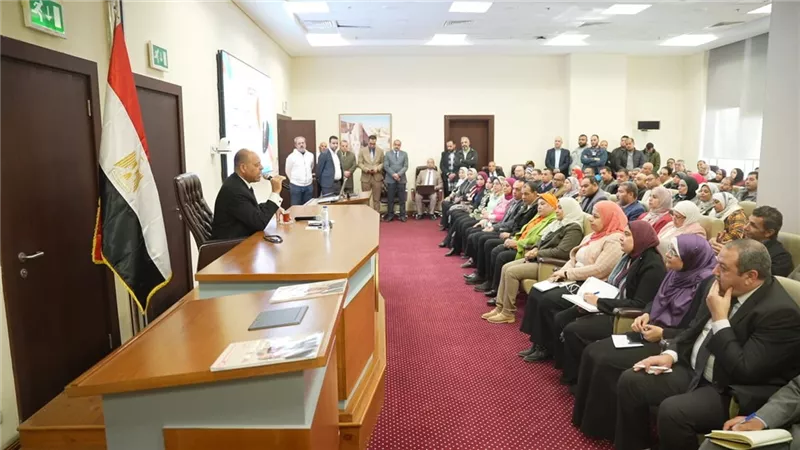 وزير العمل: «أنتم شركاء النجاح ولن ندّخر جهدًا في تذليل العقبات»