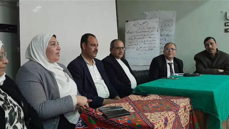 محليات بني سويف تبحث تسريع وتيرة العمل بمبادرة «لا أمية» بالفشن