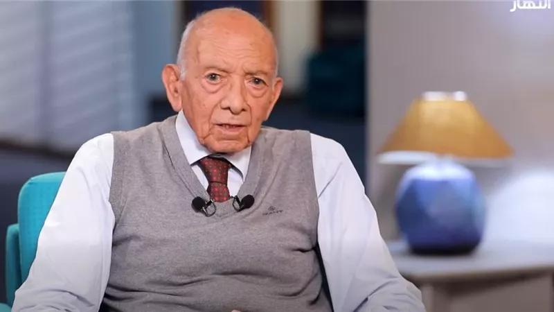 محمد غنيم يكشف كواليس زواجه من ممرضة إنجليزية في «باب الخلق»