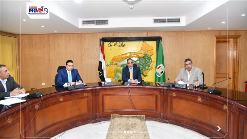 محافظ الفيوم يناقش مقترح أعمال الرصف بالخطة الاستثمارية متوسطة الأجل 2027/2030