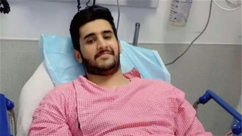 وزير الداخلية السعودي يطمئن على صحة الجندي بعد إنقاذه شخصًا في الحرم المكي