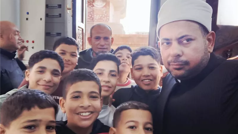 خطبة «عناية الإسلام بالأطفال» ترسم البسمة على وجوه الصغار بمسجد السيدة نفيسة