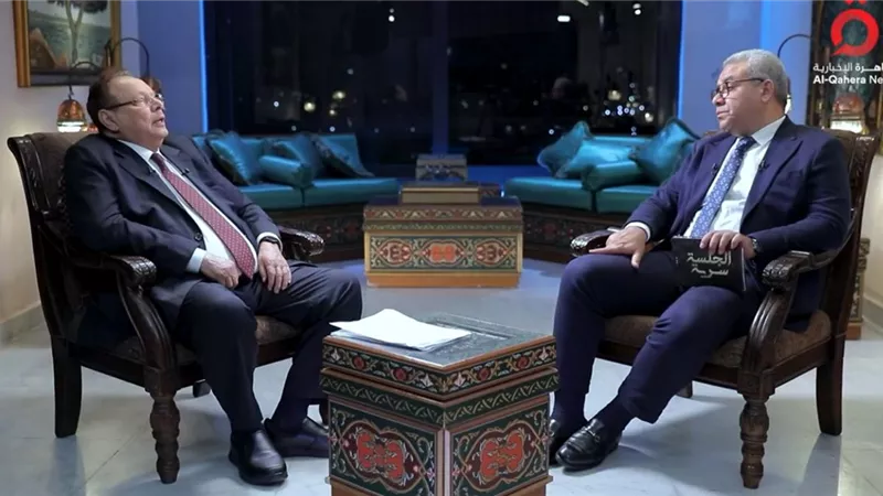 رئيس اليمن الديمقراطية الأسبق يحذر من 