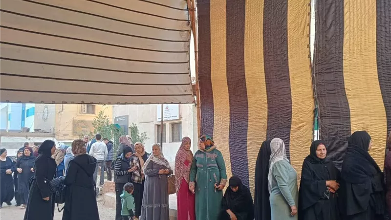 حضور نسائي كبير في المراغة بسوهاج.. طوابير الناخبين للتصويت في جولة الإعادة