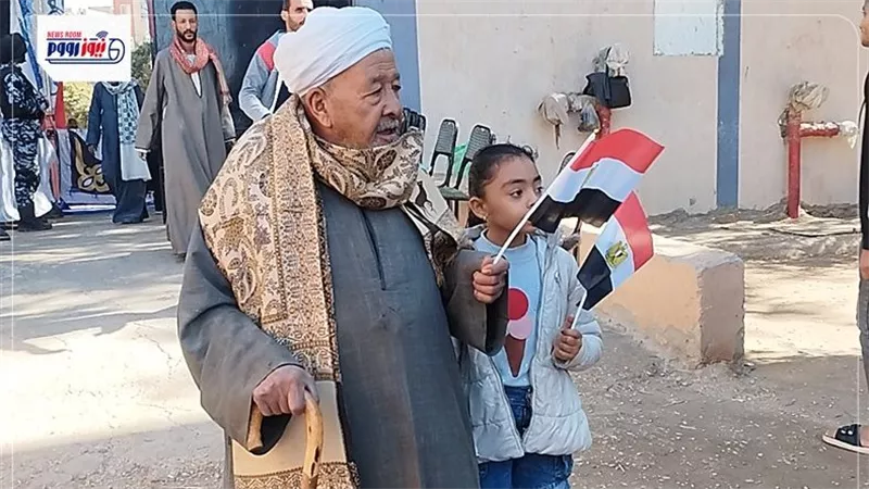 الحاضر والمستقبل.. مفتش سابق بالأزهر الشريف يدلي بصوته في انتخابات النواب بقنا