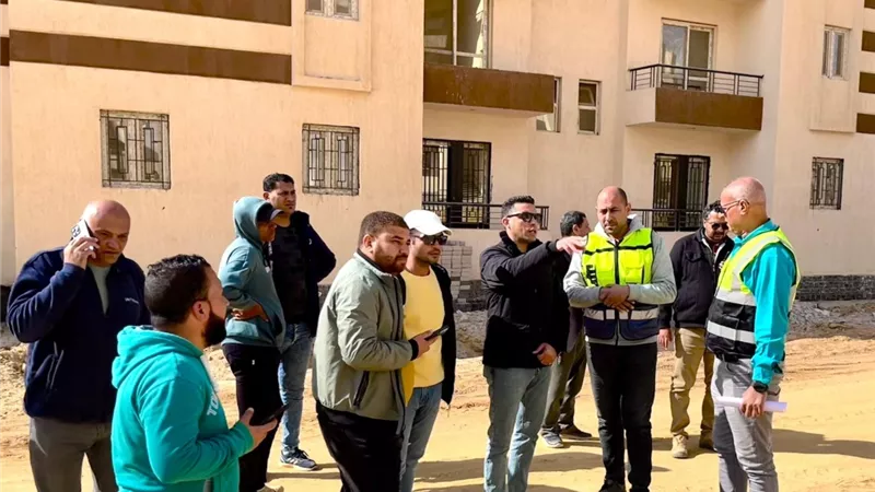 جولات ميدانية مكثفة لتسريع تسليم وحدات «سكن لكل المصريين» بحي الأمل