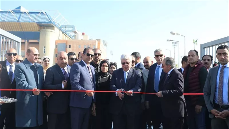 وزير التعليم يطلق اسم السباح يوسف علي حمام السباحة علوم الرياضة في بورسعيد