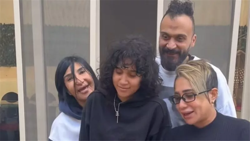 بعد القضايا والاتهامات.. إبراهيم سعيد يحتفل بعيد ميلاد ابنته في أجواء عائلية