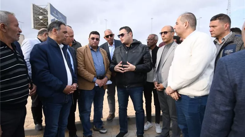 وزير الإسكان يتفقد أعمال مرافق 
