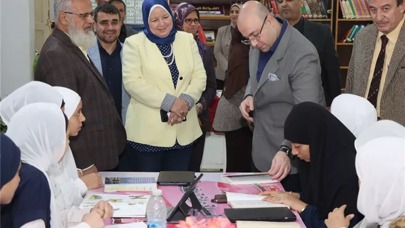 مدرسة الشهيد هشام كمال طعمة ببنى سويف الأولى في المكتبات النموذجية
