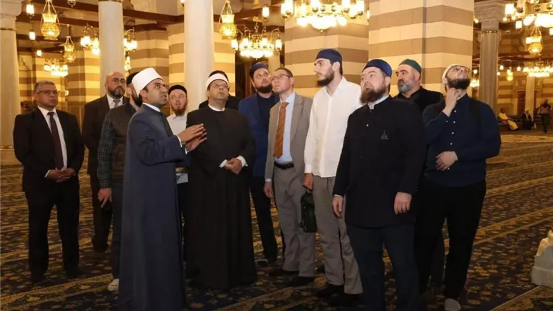 الدكتور محمد البيومي يصطحب وفدا من تتارستان الروسية لزيارة مسجد السيدة زينب 