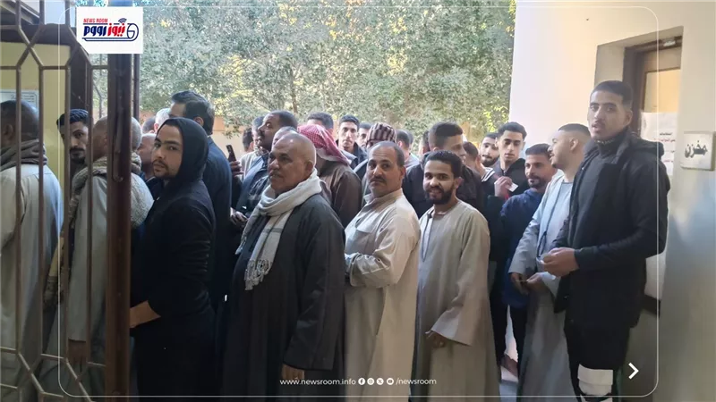 بعد الراحة.. إقبال كبير من قبل المواطنين على اللجان الانتخابية بالفيوم 