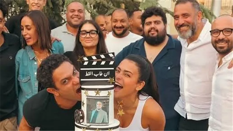 اليوم .. صناع فيلم إن غاب القط بطولة آسر ياسين وأسماء جلال يحتفلون بعرضه الخاص