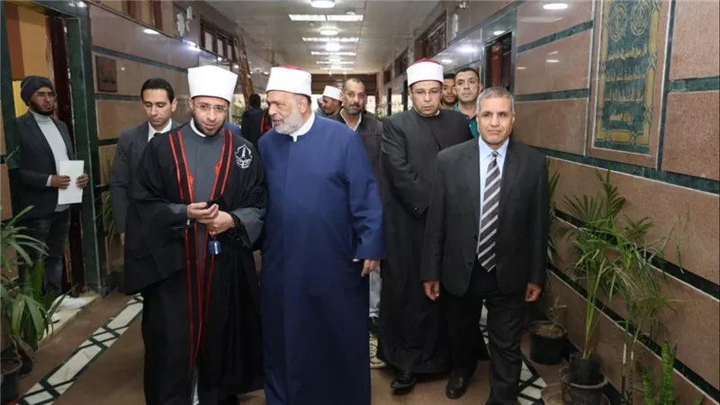 وزير الأوقاف يشارك في مناقشة رسالة ماجستير بكلية أصول الدين بالقاهرة 