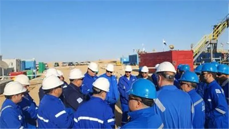 زيارة ميدانية لوكيل أول البترول ومجلس إدارة الحفر المصرية للحفار EDC-11