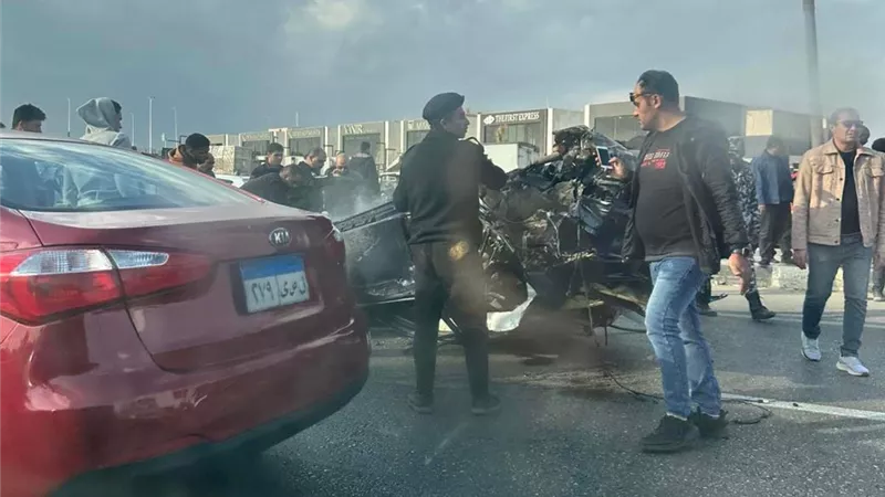 العربية اتعجنت.. حادث مروع بطريق السويس قبل سيتي سنتر ألماظة 