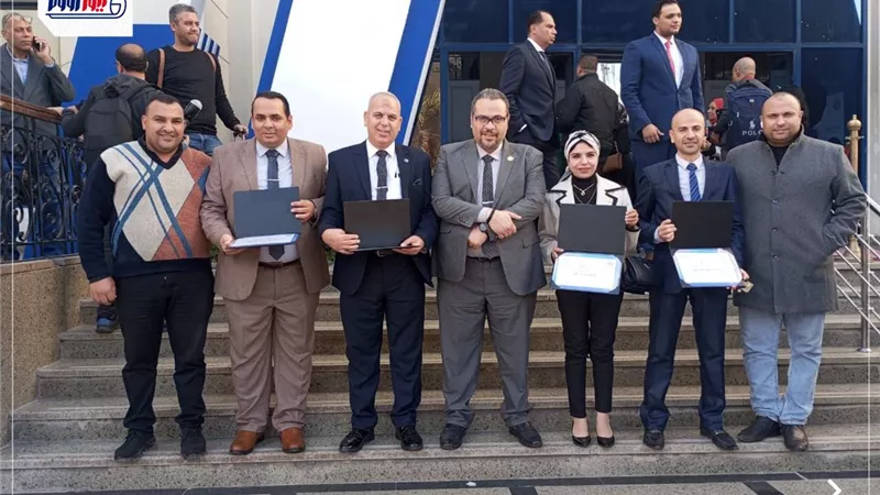 لتكريمهم من وزير الصحة.. محافظ الشرقية يُهنئ الكوادر الطبية لدعمهم المنظومة