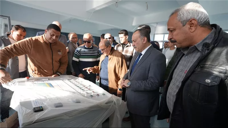 محافظ أسيوط ورئيس الشركة القابضة يتفقدان توسعات محطة مرشحة أبوتيج