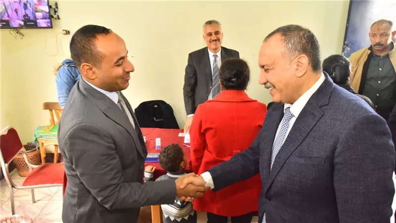محافظ أسيوط يواصل جولاته الميدانية لمتابعة انتخابات النواب بالدائرة الثالثة