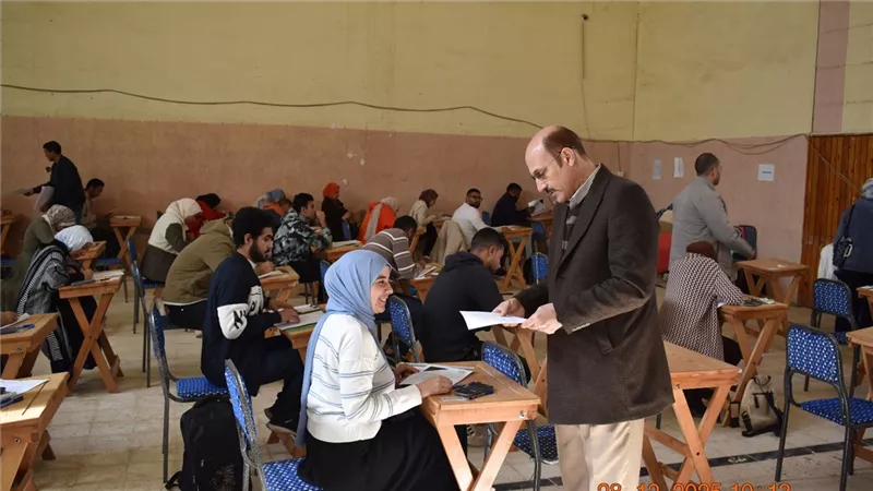 رئيس جامعة مدينة السادات يتابع انتظام الامتحانات ويوجه بتوفير سبل الدعم للطلاب