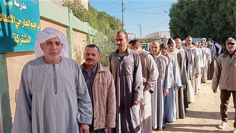 رسالة وعي.. كبار السن يشاركون بقوة في جولة الإعادة بانتخابات النواب بالفيوم