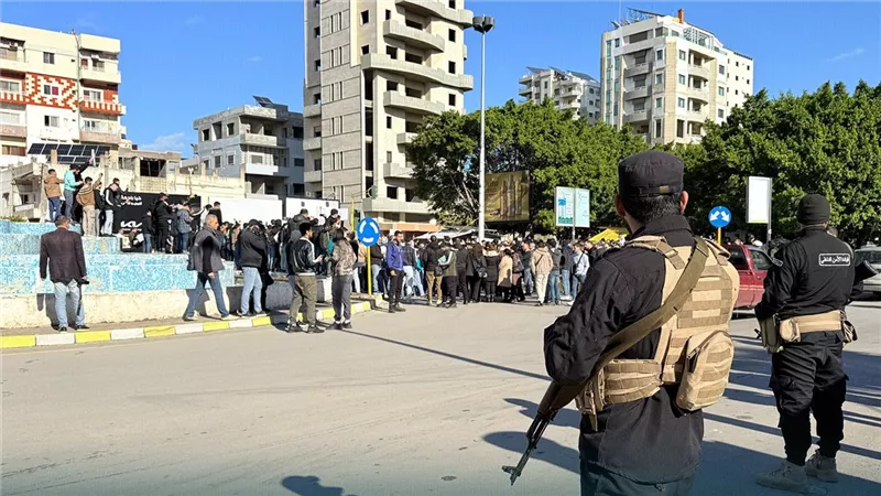 الأمن السوري يعتقل 21 شخصا من فلول نظام بشار الأسد في اللاذقية