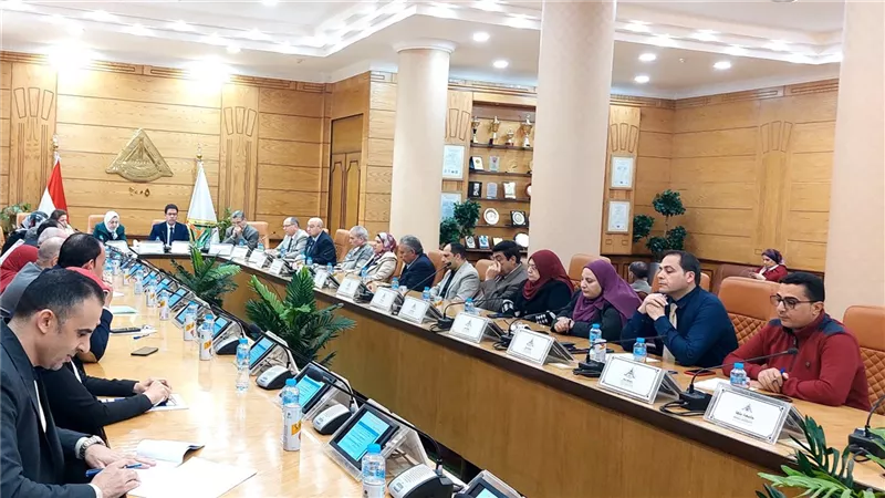 رئيس جامعة بنها يترأس اجتماع مراجعة الإدارة السنوي للنظام المتكامل للجودة 