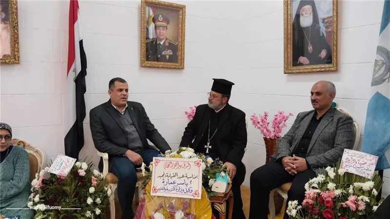 وكيل تعليم دمياط يهنئ الأقباط بعيد الميلاد في كنيسة الروم الأرثوذكس