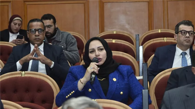 شيرين صبري تطالب بتوسيع وحدات «ابني بيتك» ووزير الإسكان يرحب بالمقترح