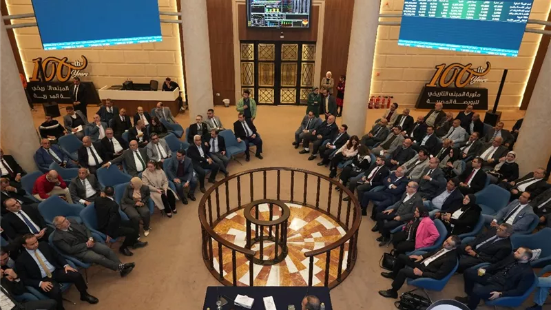 55% من شركات السمسرة توافق على تمديد التداول بالبورصة ساعة إضافية
