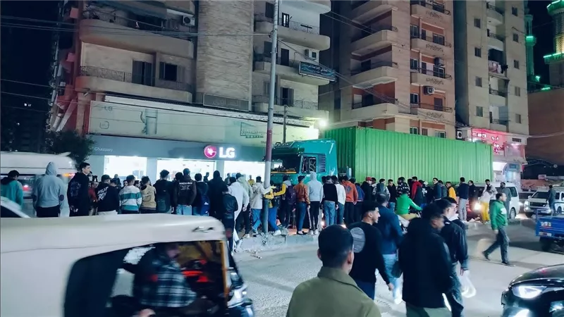 مصرع شخص في حادث تريلا بمدينة الزقازيق أثناء قيادته دراجة