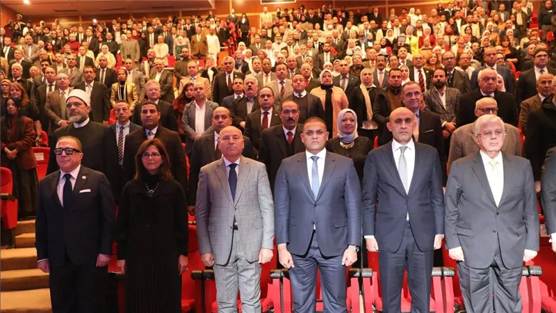 محافظ القاهرة يشيد بدعم الرئيس السيسي ويحتفل باليوبيل الذهبي لجامعة العاصمة