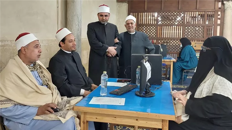 700 متدرب.. 