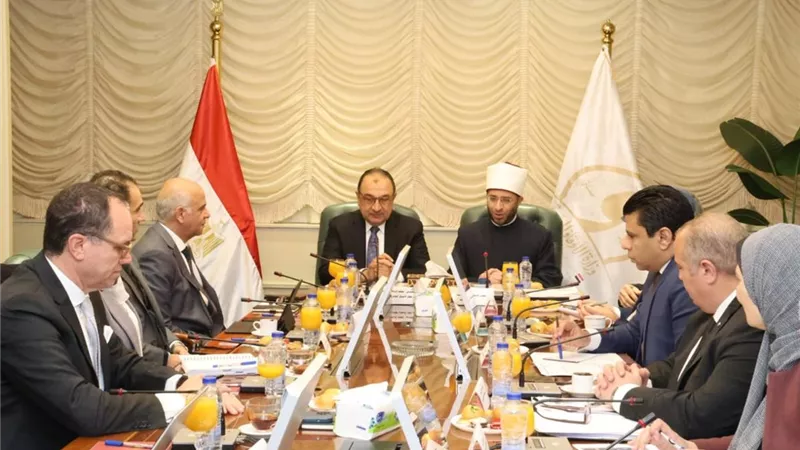 وزير الأوقاف يستقبل وزير قطاع الأعمال العام لبحث تعزيز التعاون 