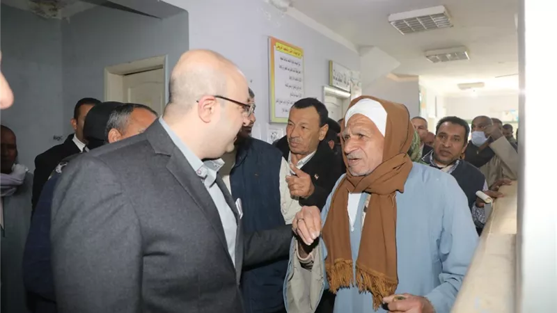 محافظ بني سويف: استمرارية المرور الميداني على منظومة العمل بالجهات الحكومية