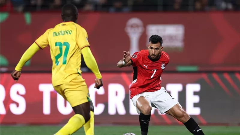 «كاف» يعلن طاقم تحكيم مباراة مصر وأنجولا في كأس الأمم الإفريقية